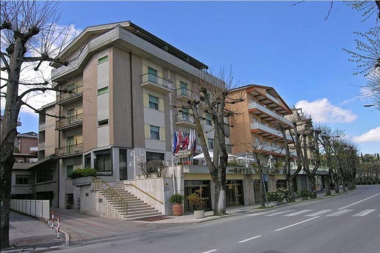 Hotel Miralaghi Chianciano Terme Buitenkant foto
